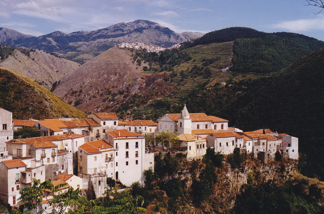52 TortoraAieta.jpg - Tortora e, sullo sfondo, Aieta (Cs)